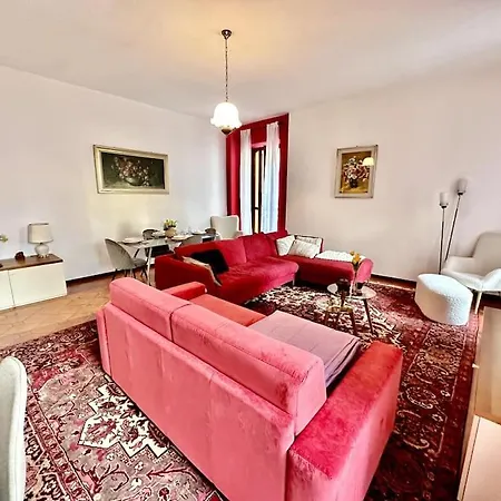 Apartment Spazioso Nel Cuore Di Biella